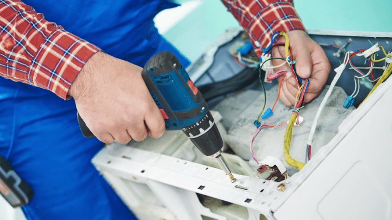 Şehzadeler Lambert Lambert çamaşır makinesi kart tamiri – Su almama arızası orijinal parça ile giderildi. - Teknik servis örneği